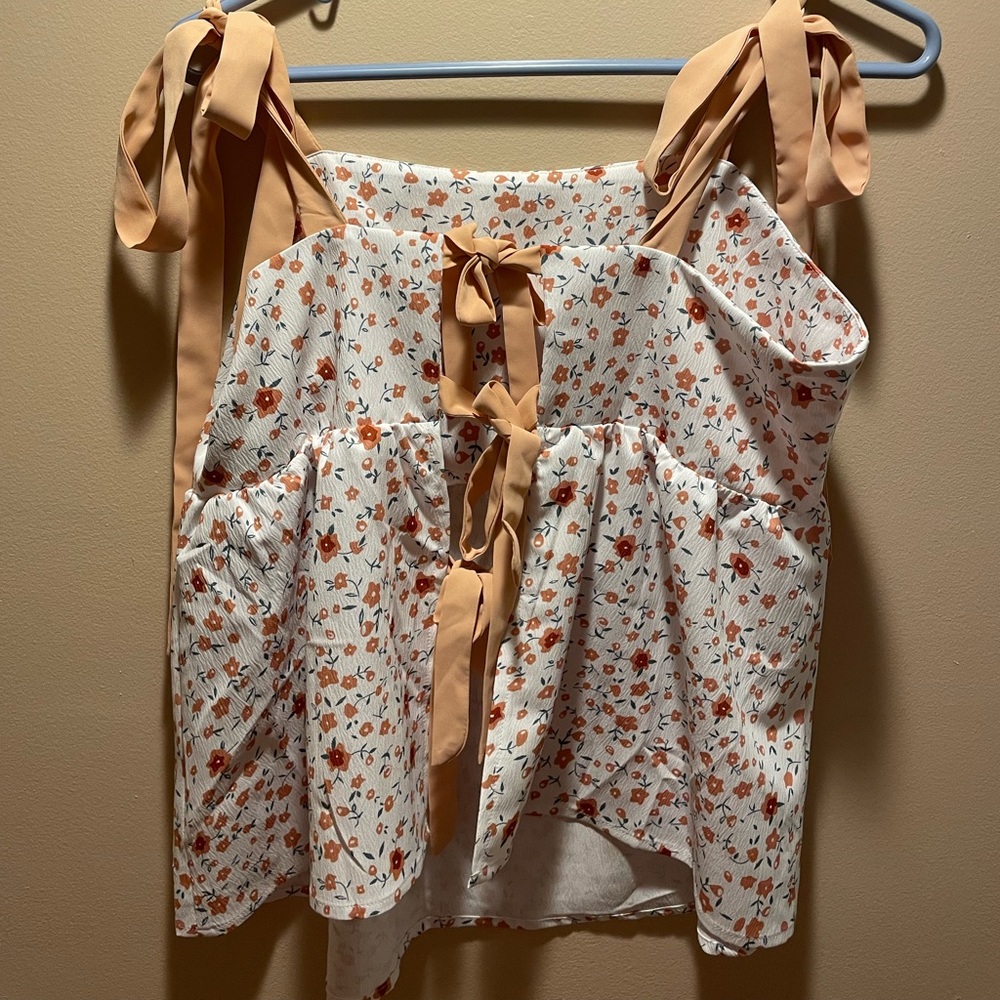 Tie Back Tank - Picture 2 of 2